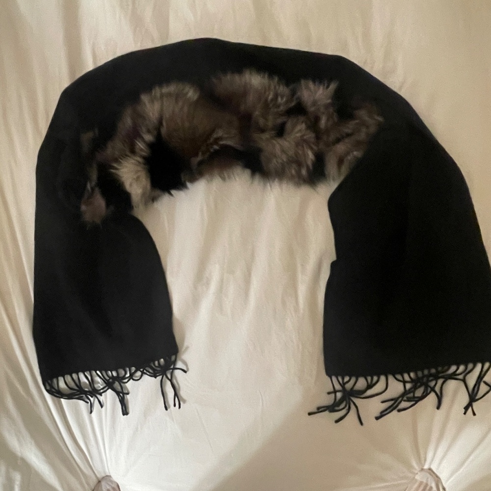 Black wool scarf with fringed ends and brown/black fox fur trim